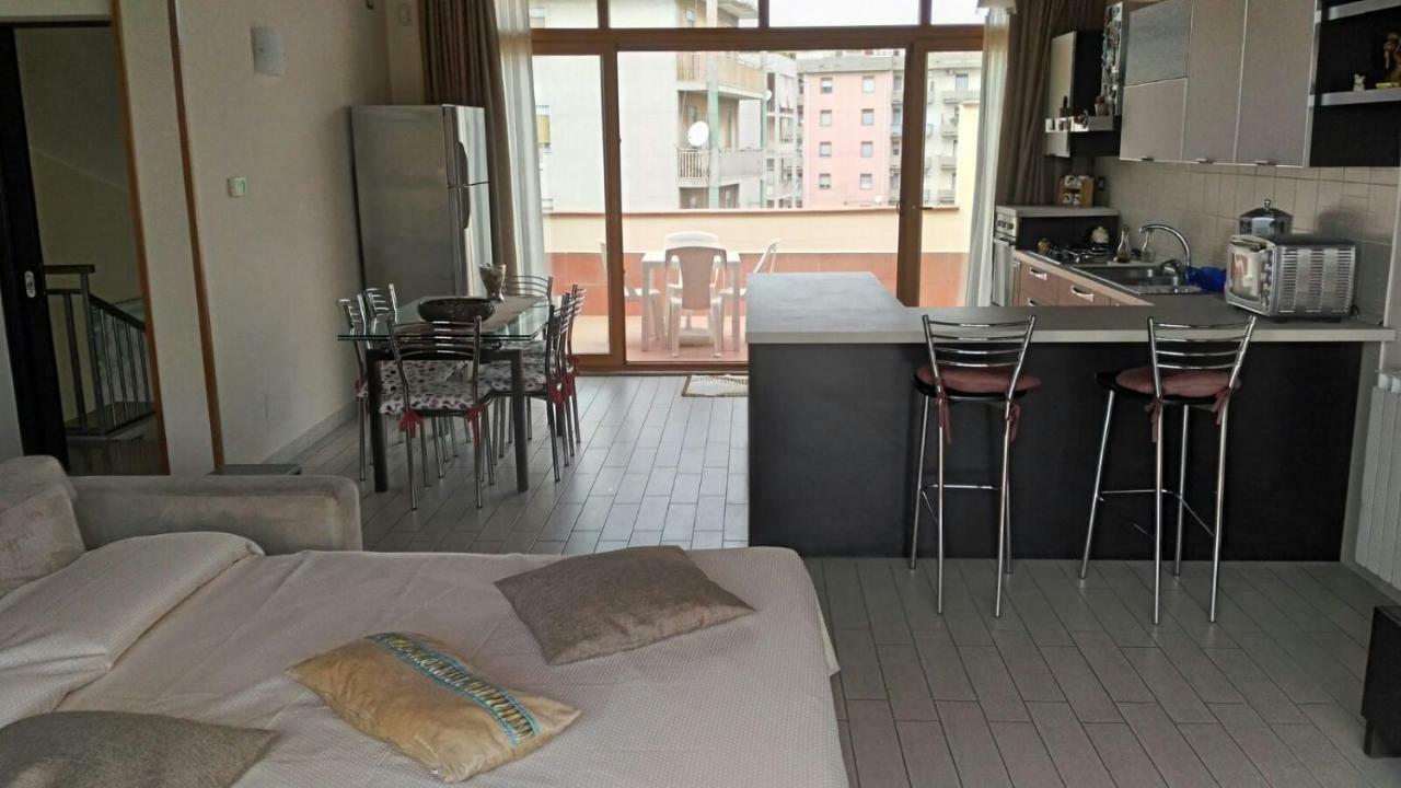 A Due Passi Da Tutto Lägenhet Catania Exteriör bild